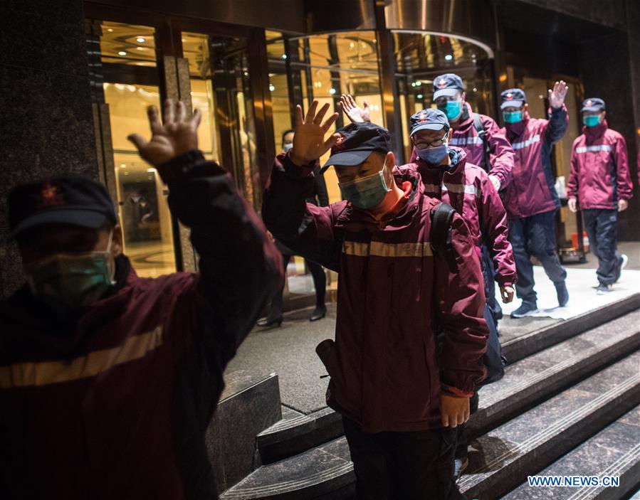 Le premier lot d'équipes d'assistance médicale quitte le Hubei