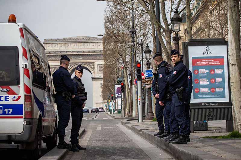 Le premier jour de confinement en France