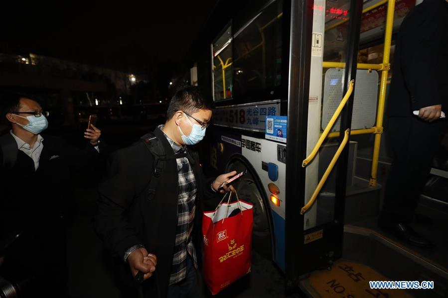 Chine : des bus circulent à Wuhan après deux mois de confinement