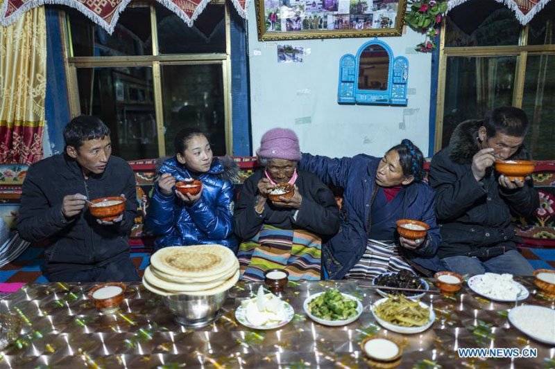 Histoire en photos : comment une famille est sortie de la pauvreté à Shannan, au Tibet