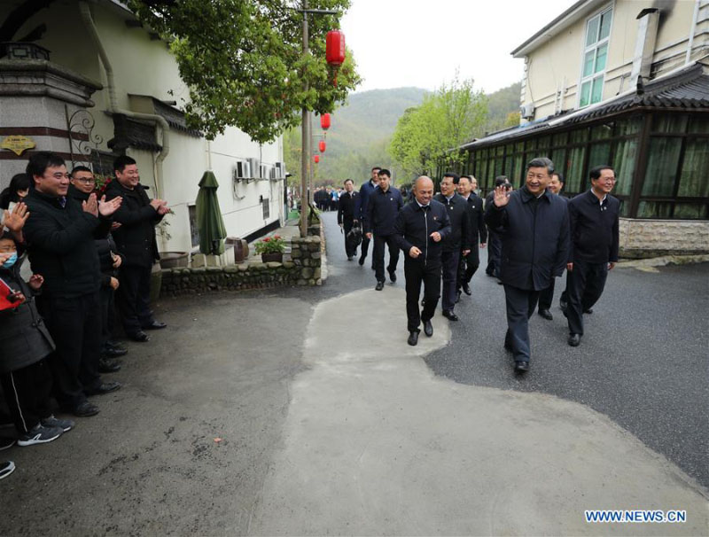 Xi Jinping inspecte un district dans l'est de la Chine