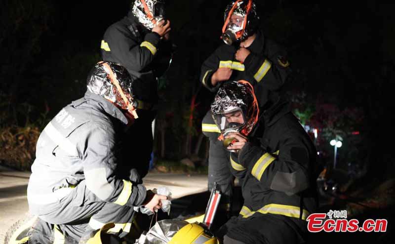 La bataille contre les incendies de forêt continue à Xichang