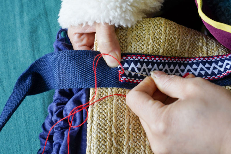 Les tigres en tissu traditionnels ouvrent de nouvelles voies pour les femmes défavorisées