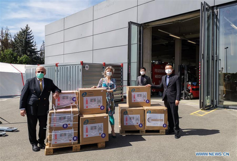 Des fournitures médicales en provenance de Chine livrées à Heidelberg, en Allemagne 