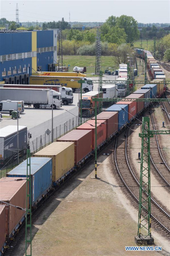 Un train de marchandises chinois chargé de matériel médical arrive à Budapest