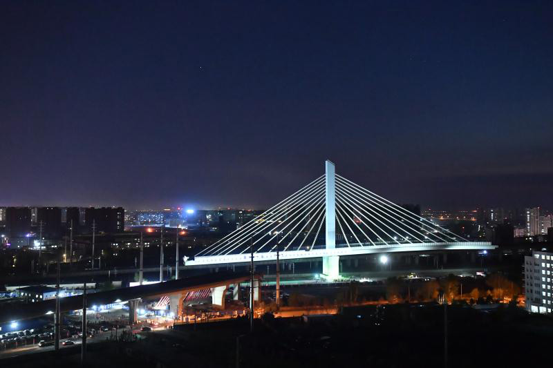 Le cantilever le plus long de Chine mis en place sur un pont à haubans à Shenyang