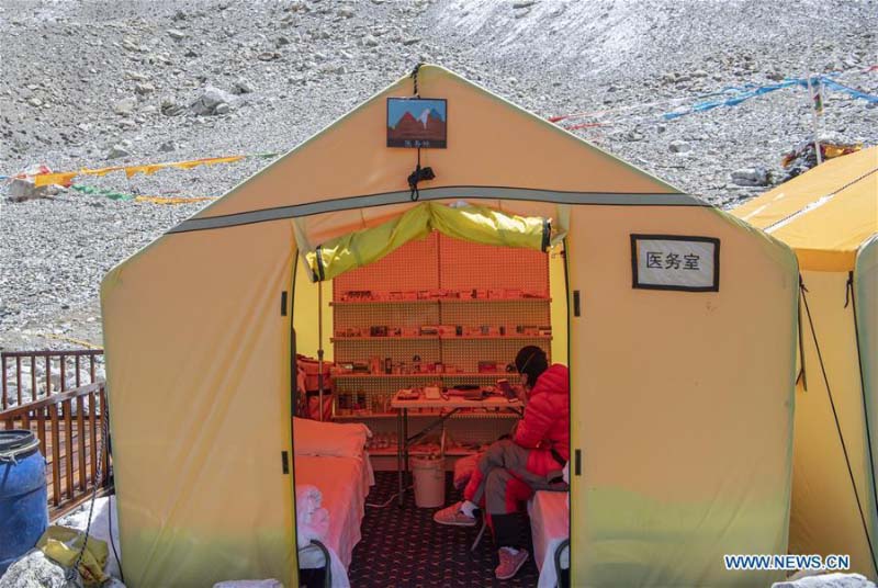 En images: le camp de base du mont Qomolangma au Tibet