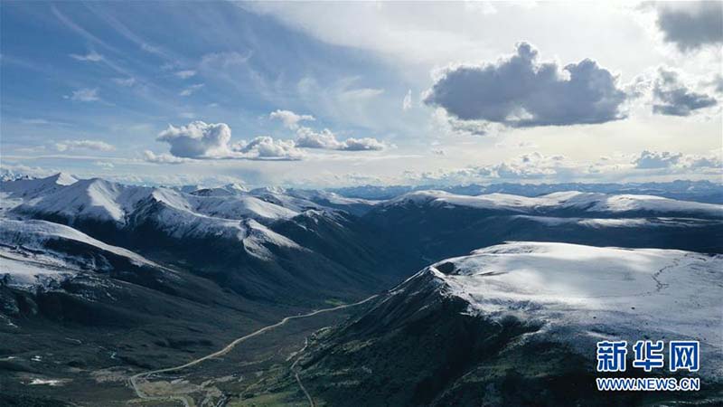 Les merveilleux paysages de l'autoroute Sichuan-Tibet