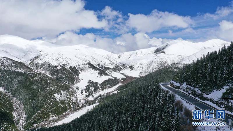 Les merveilleux paysages de l'autoroute Sichuan-Tibet