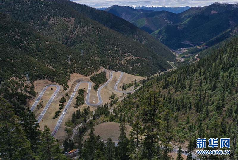 Les merveilleux paysages de l'autoroute Sichuan-Tibet