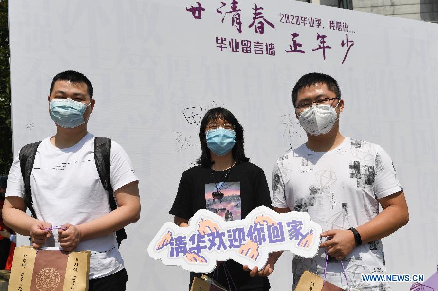 Retour sur les campus des étudiants universitaires en dernière année à Beijing