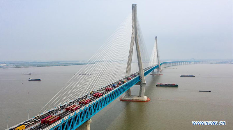 Chine : mise en service du plus long pont route-rail à haubans au monde