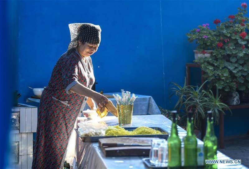 Un bloc historique attire des touristes pour développer le tourisme à Yining, Xinjiang 