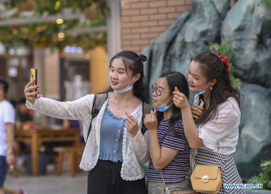 Chine : tourisme dans le grand bazar à Urumqi