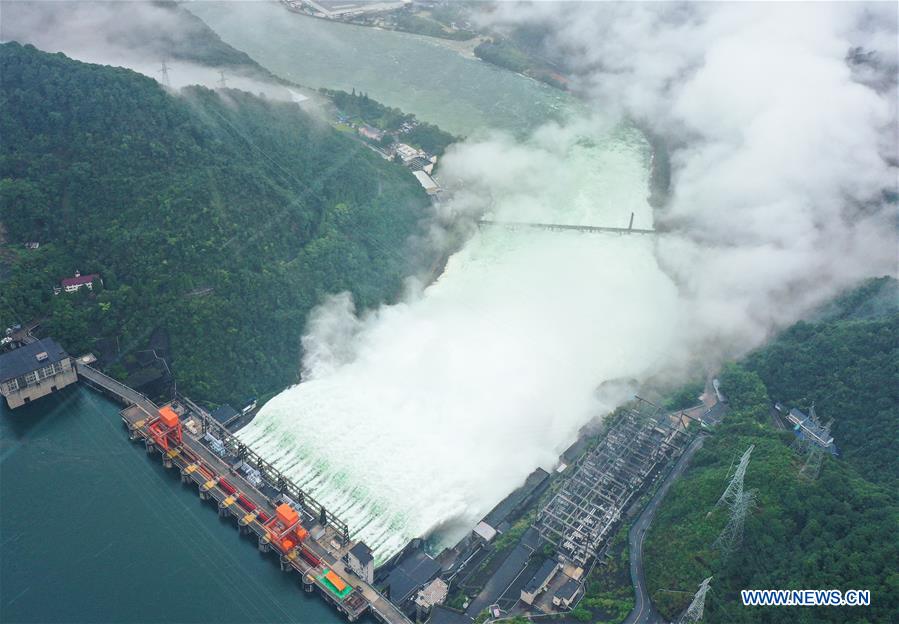 Chine : un réservoir majeur du Zhejiang ouvre l'ensemble de ses déversoirs face aux inondations