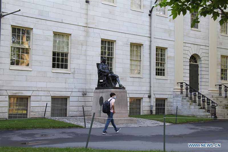 Le gouvernement américain renonce à la règle controversée sur les étudiants étrangers 