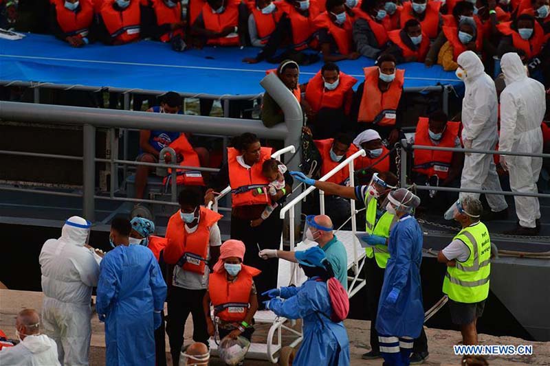 Un groupe de 94 migrants secourus en mer ont débarqué à Malte