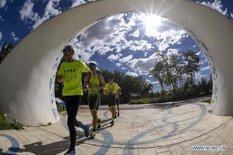 Un grand-père chinois de 75 ans et sa passion pour les sports d'endurance