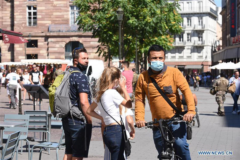 Le port du masque devient obligatoire dans les espaces extérieurs de nombreuses villes fran?aises