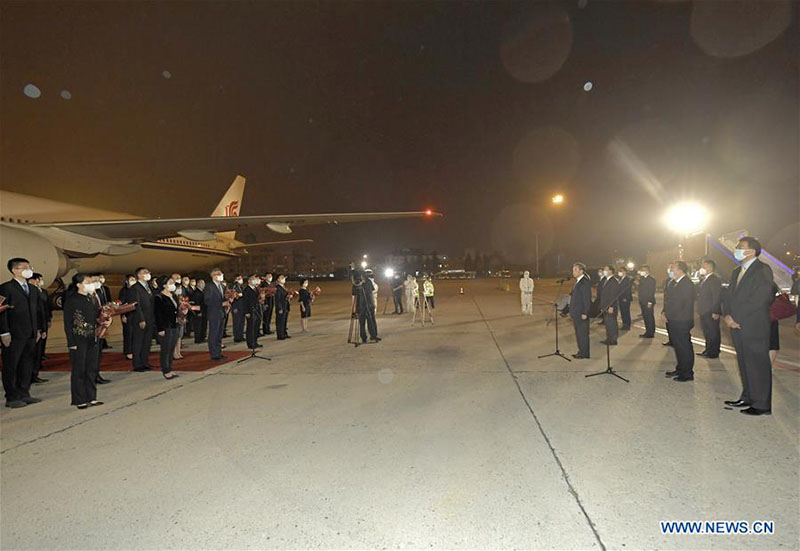 Les membres du personnel consulaire chinois de Houston arrivent à Beijing