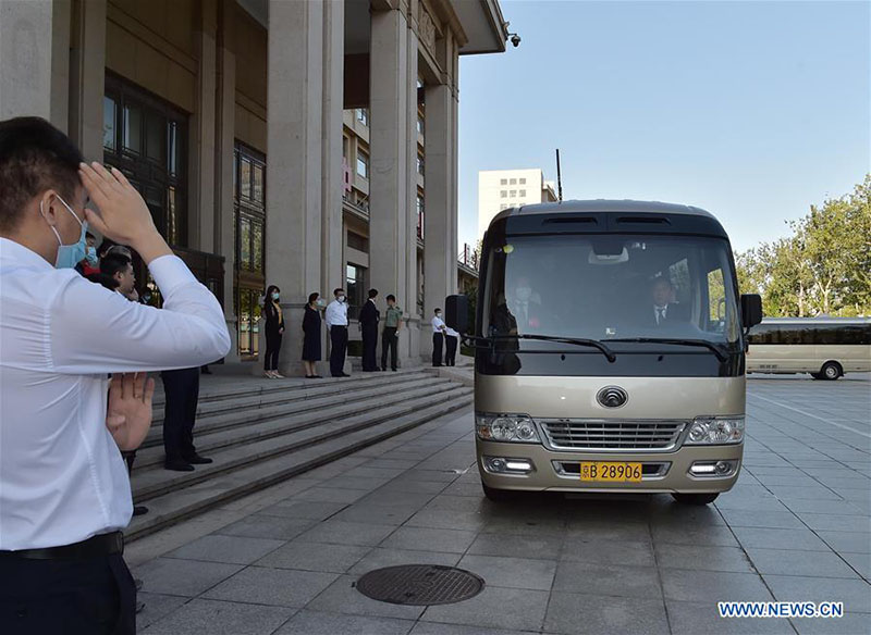 La Chine organise une réunion pour saluer les modèles dans la lutte contre le COVID-19