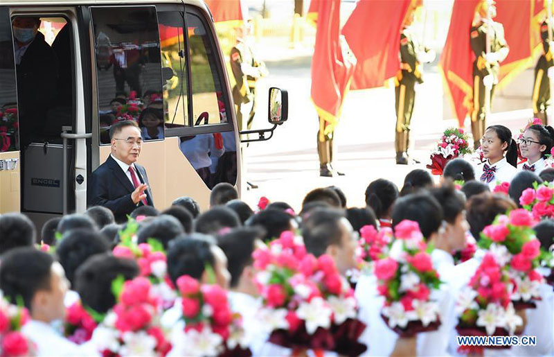 La Chine organise une réunion pour saluer les modèles dans la lutte contre le COVID-19