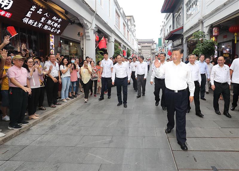 Xi Jinping inspecte la province chinoise du Guangdong