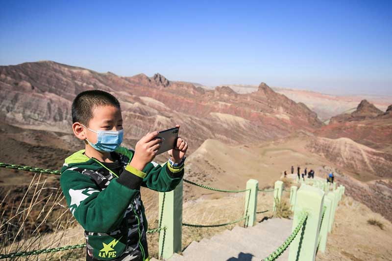 Bien assurer les moyens de subsistance des gens pour promouvoir le développement de haute qualité de l'économie du Xinjiang