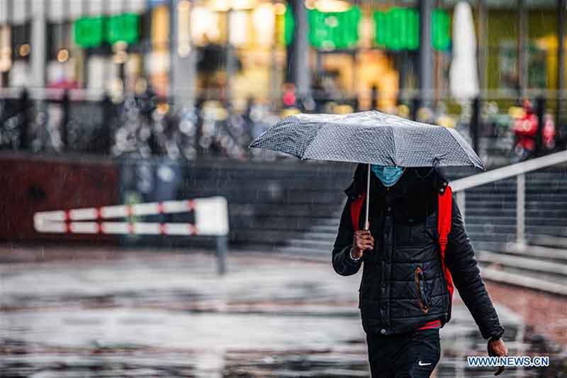 (COVID-19) L'Allemagne signale plus de 5.000 nouveaux cas en 24 heures avant l'arrivée de la grippe saisonnière