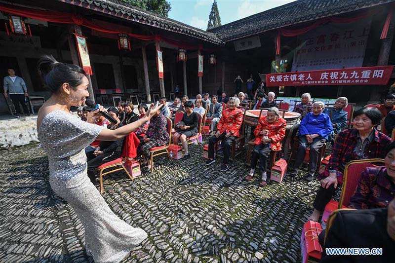 Un événement pour célébrer la Fête du double neuf à Hangzhou