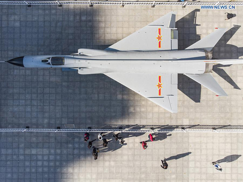 Harbin : un avion de chasse déclassé entre à l'université