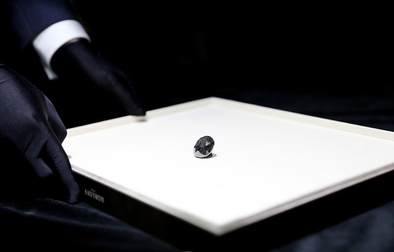 Un diamant noir unique dédouané pour être présenté lors de l'Exposition internationale de l'importation de Chine