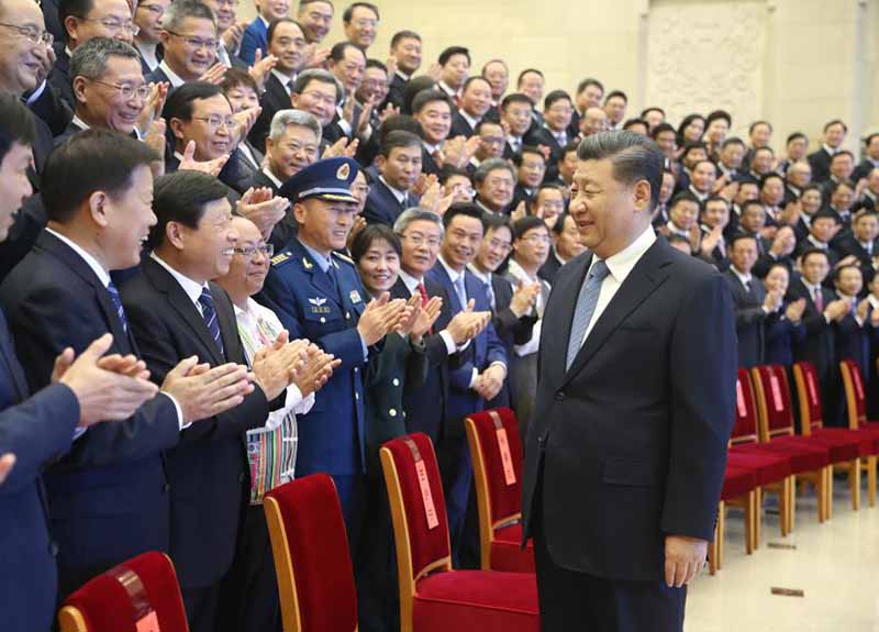 Xi Jinping rencontre des modèles culturels et éthiques