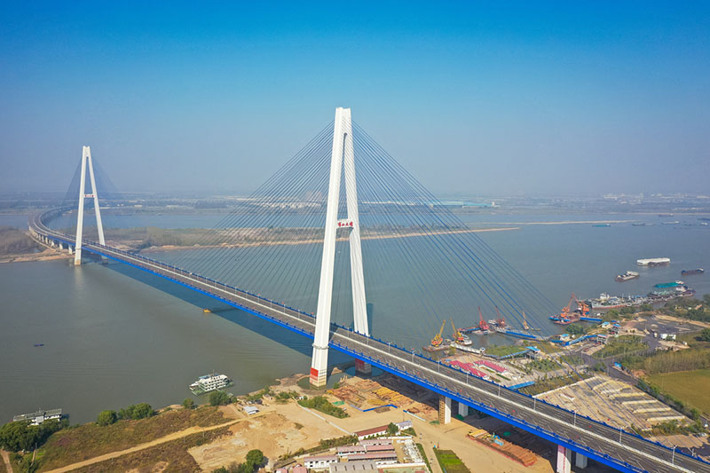 Le plus grand pont de Wuhan va ouvrir une nouvelle voie à l'économie portuaire