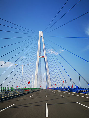 Le plus grand pont de Wuhan va ouvrir une nouvelle voie à l'économie portuaire