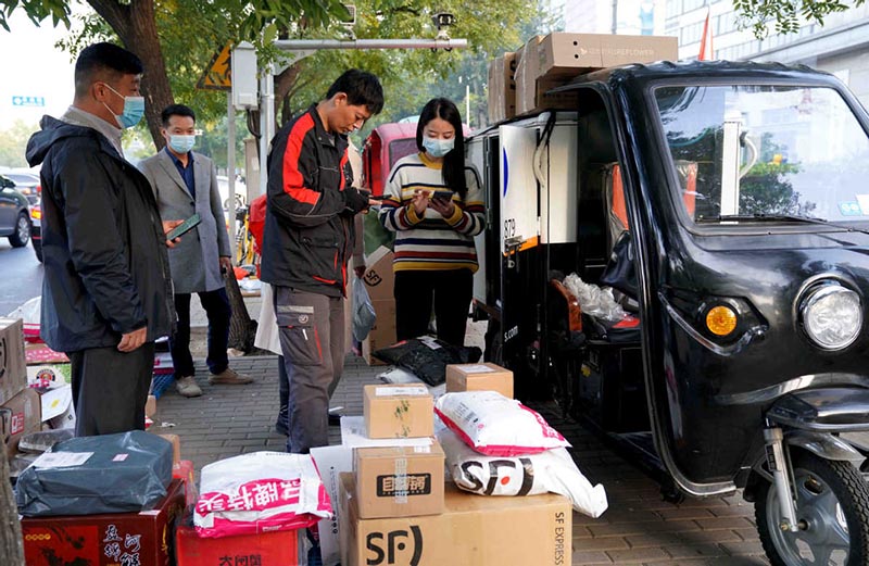 La difficile route des livreurs chinois vers leurs rêves