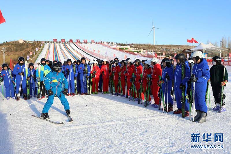 Hebei : à la découverte de la magie des sports de glace et de neige