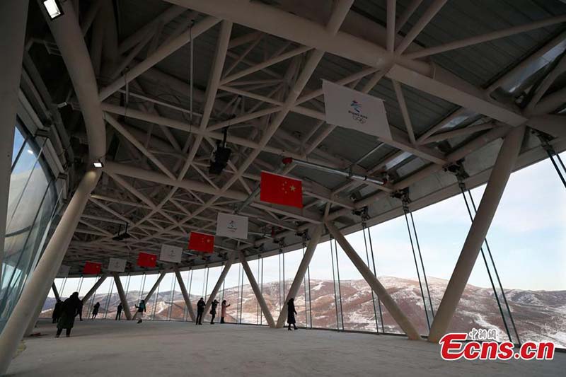 Le centre national de saut à ski des JO d'hiver de Beijing accélère les travaux de construction