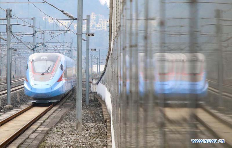 Un nouveau train à grande vitesse Fuxing a commencé à circuler dans le sud-ouest de la Chine