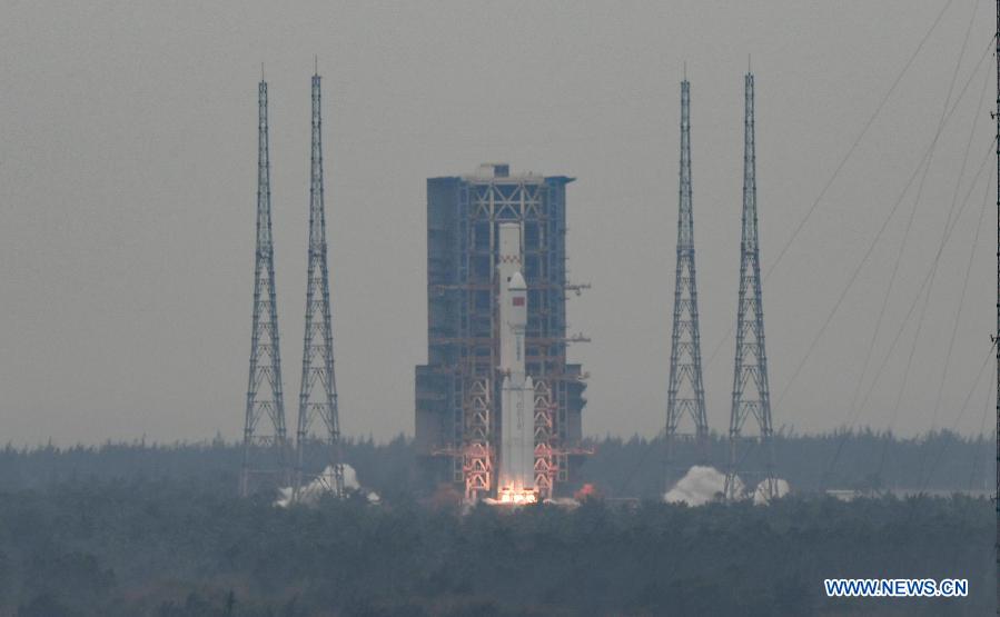 Chine : vol inaugural d'une nouvelle fusée porteuse Longue Marche-8