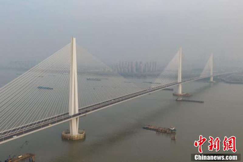 Mise en service du 5e pont sur le Yangtsé à Nanjing