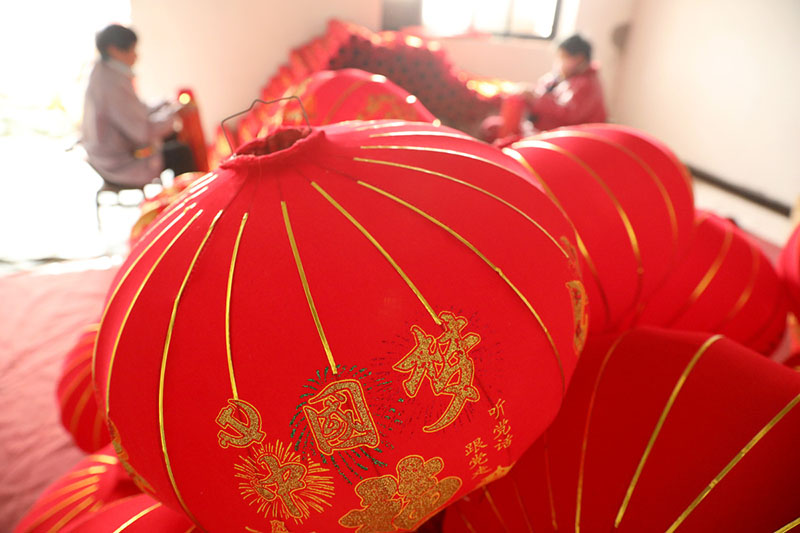 Les lanternes rouges symbolisent l'approche des vacances du Nouvel An chinois