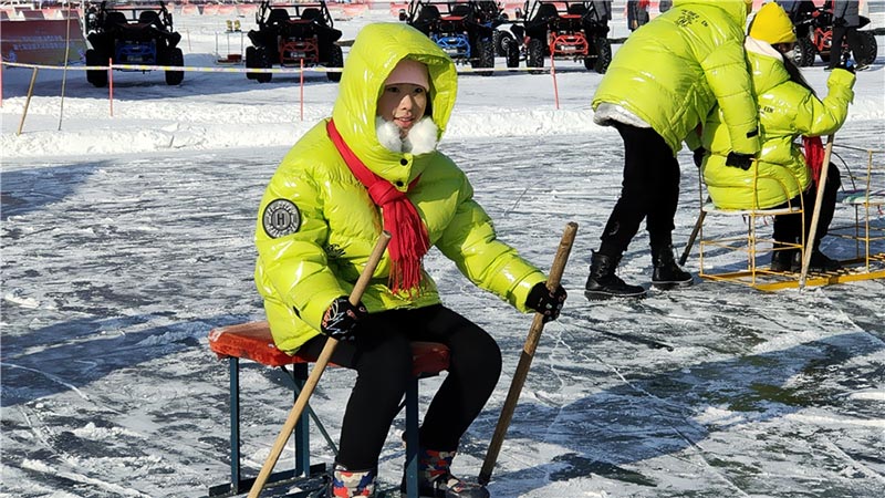 La Saison publique nationale de neige et de glace apporte les plaisirs de l'hiver