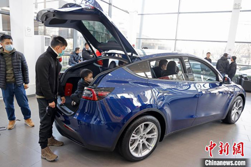 Tesla dévoile son Model Y à Shanghai