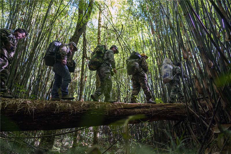 Les patrouilleurs aident à préserver l'aspect sauvage de la vie dans le Yunnan