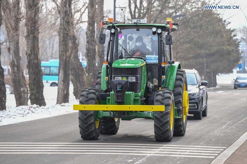 Une compétition hivernale de véhicules autonomes à Changchun