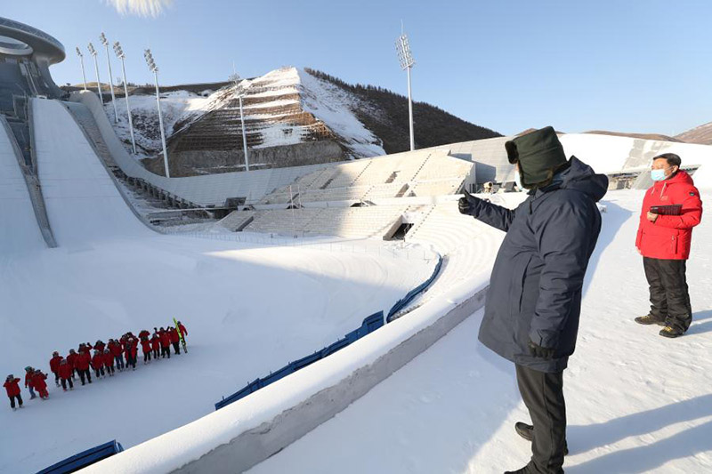 Xi Jinping met l'accent sur la promotion des sports d'hiver grace à l'innovation technologique