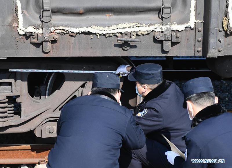 Un exercice d'urgence de la police des chemins de fer organisé dans une plate-forme de fret à Nanjing