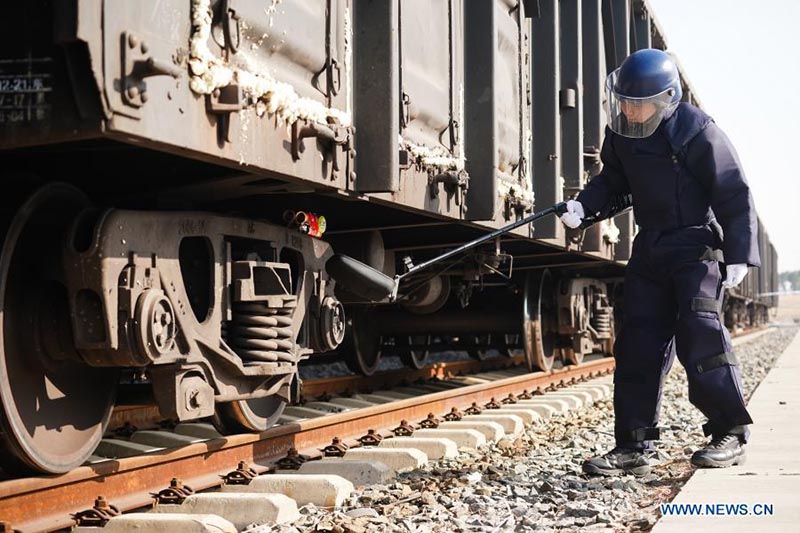 Un exercice d'urgence de la police des chemins de fer organisé dans une plate-forme de fret à Nanjing