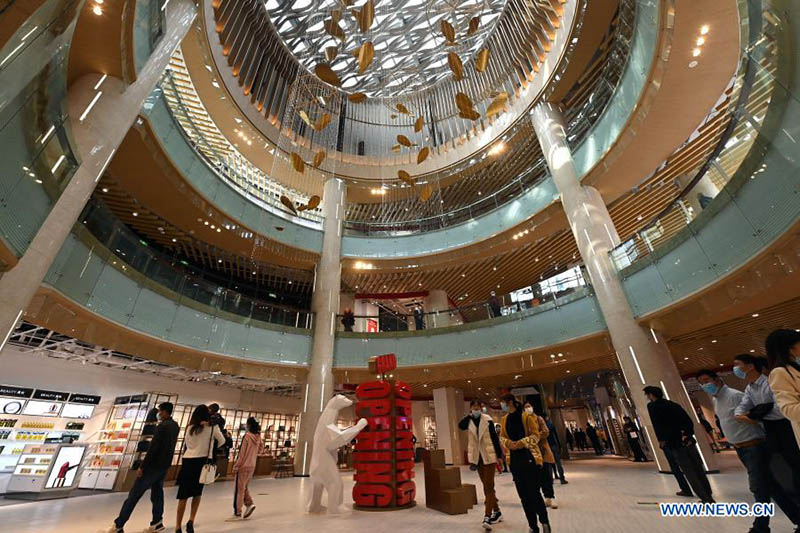 L'?le touristique chinoise ouvre deux nouveaux magasins hors taxes